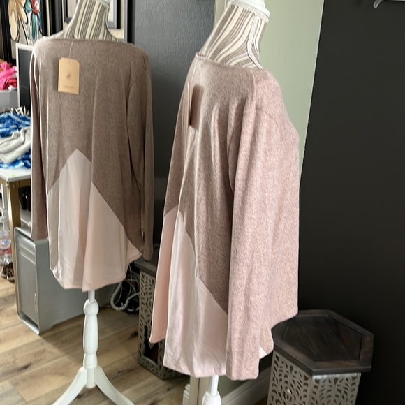 SJS, lightweight sweater top - Picture 5 of 6